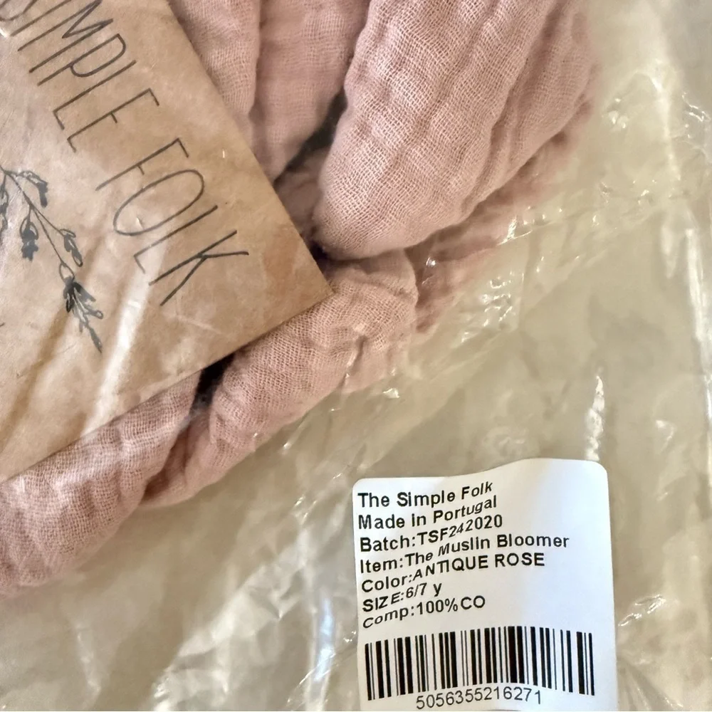 The simple folk THE MUSLIN BLOOMER
